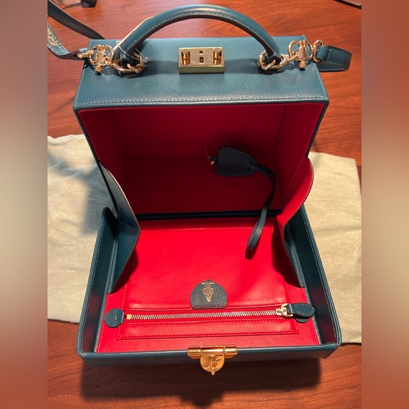 Marc Cross - Picture 2 of 16